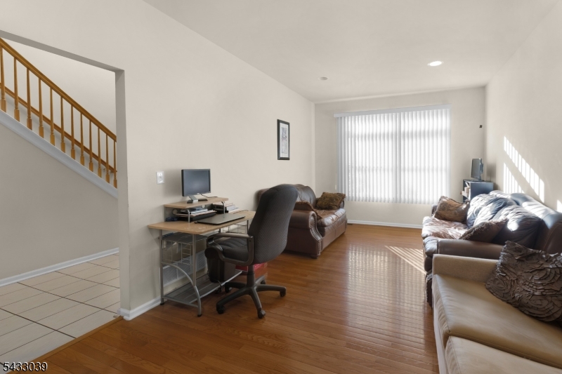 Glenmont Commons - Residential Lease