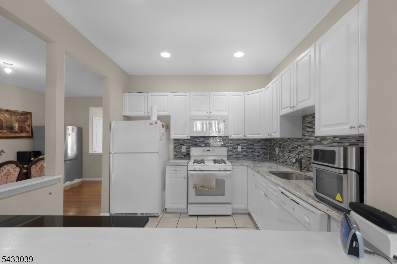 Glenmont Commons - Residential Lease