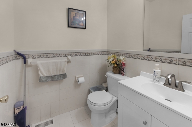 Glenmont Commons - Residential Lease