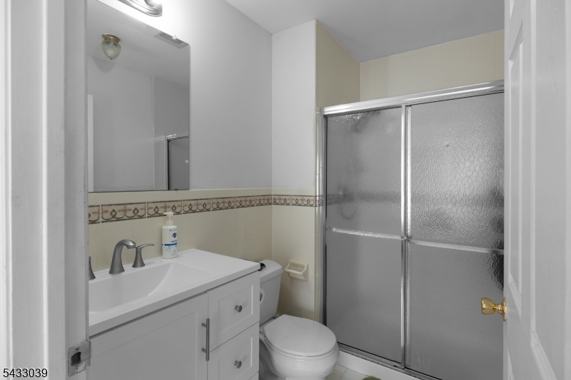 Glenmont Commons - Residential Lease