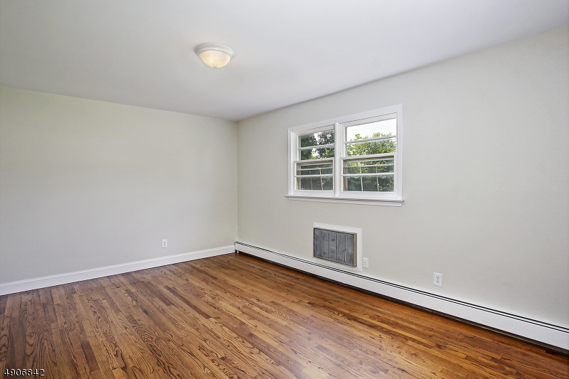 COURTYARD APARTMENTS - Residential Lease
