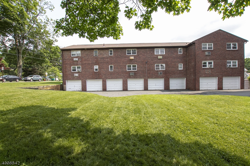 COURTYARD APARTMENTS - Residential Lease