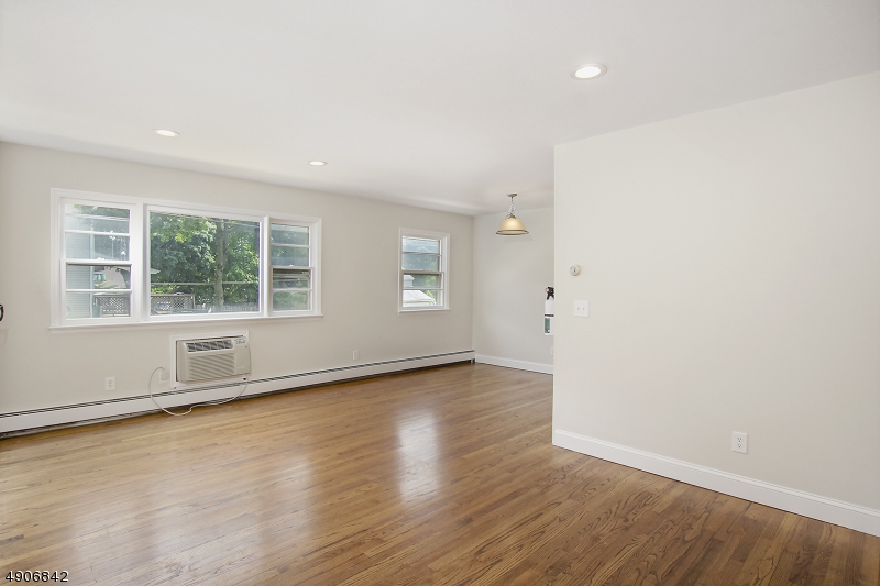 COURTYARD APARTMENTS - Residential Lease