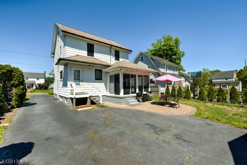 Fairlawn Manor - Residential