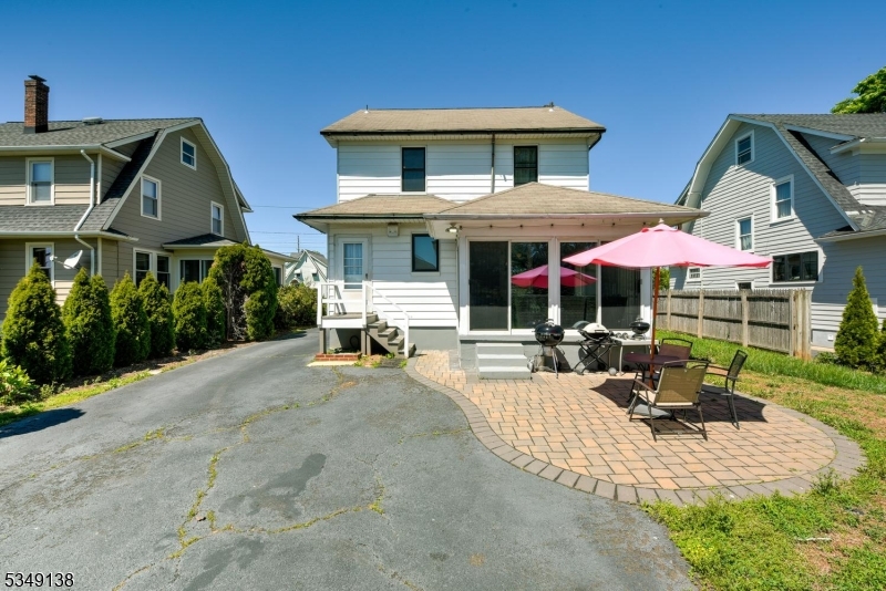 Fairlawn Manor - Residential
