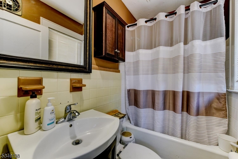 Fairlawn Manor - Residential