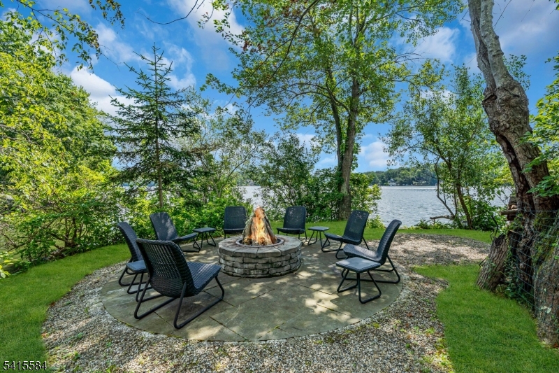 AIR CASTLE ISLES - Residential