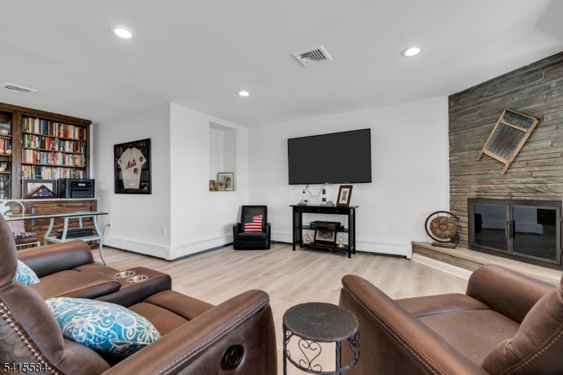 AIR CASTLE ISLES - Residential