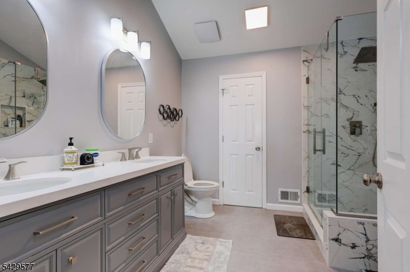 Hamilton Woods - Residential