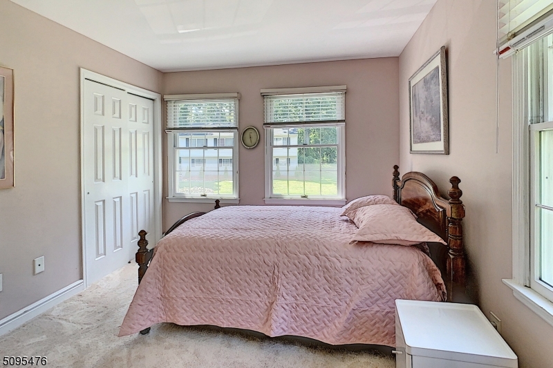 RAINBOW LAKES - Residential