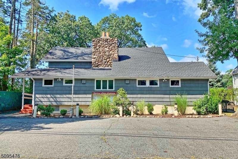 RAINBOW LAKES - Residential