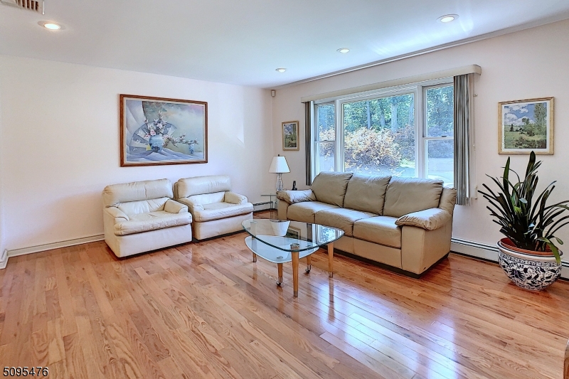 RAINBOW LAKES - Residential