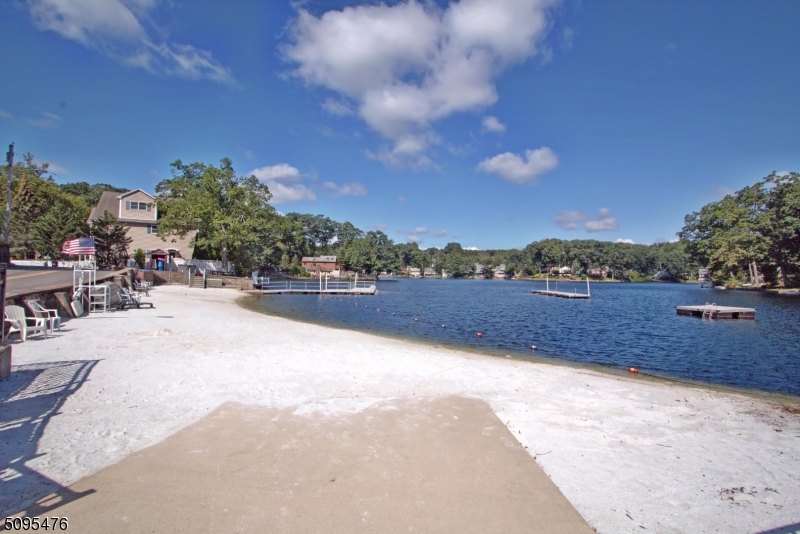 RAINBOW LAKES - Residential