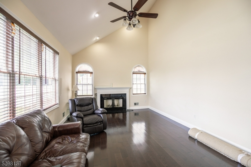 Lake Nelson - Residential Lease