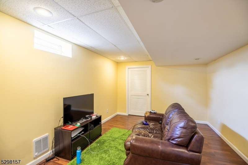 Lake Nelson - Residential Lease