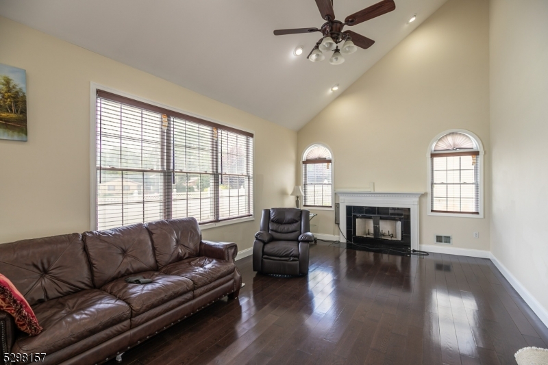 Lake Nelson - Residential Lease