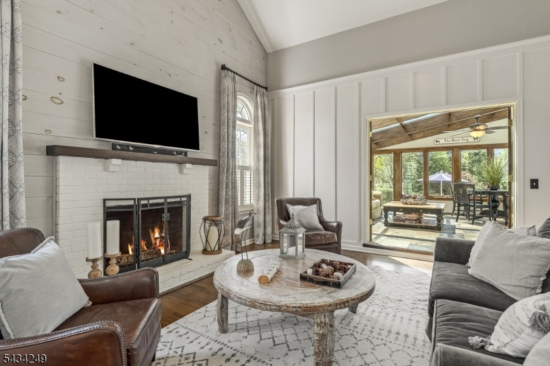 Prince Edward Pointe - Residential