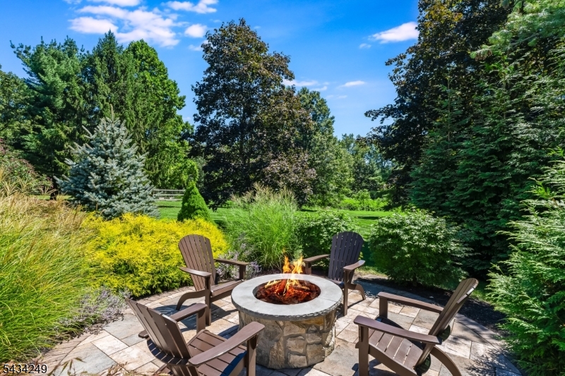 Prince Edward Pointe - Residential