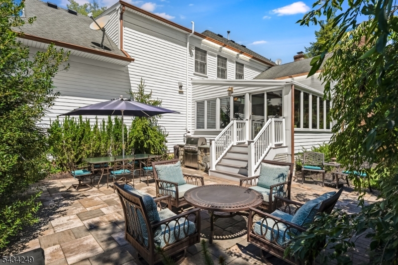 Prince Edward Pointe - Residential