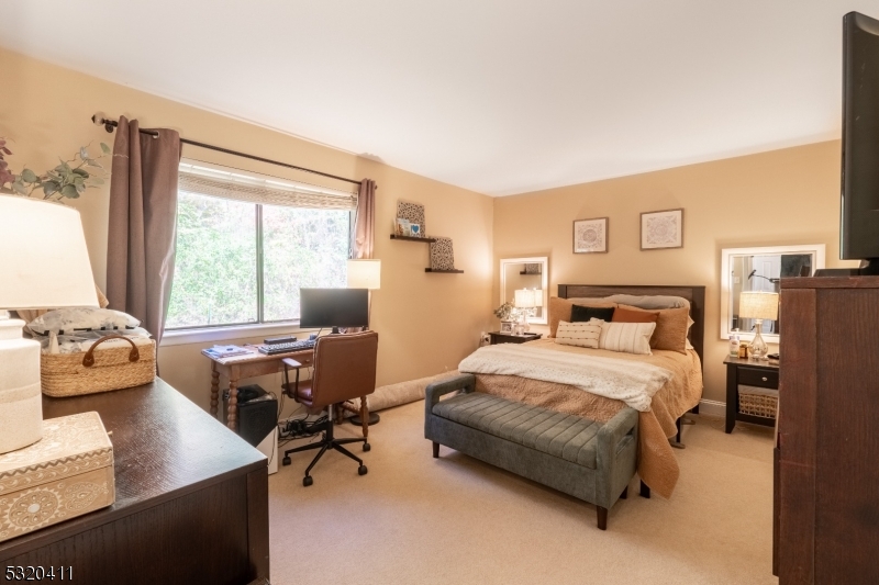Welcome to this delightful one-bedroom condo offers a perfect blend of comfort and tranquility, nestled within a beautifully landscaped park-like setting.Key Features:Spacious Living: Enjoy an open-concept layout that maximizes space, creating an inviting atmosphere for relaxation and entertaining.Generous Closet Space: Ample storage options with large closets in both the bedroom and hallway, ensuring you have plenty of room.Convenient Parking: A large parking lot provides ample space for you and your guests, making access easy and hassle-free.Modern Amenities: Updated kitchen appliances, in-unit laundryThis condo is perfect for those seeking a peaceful lifestyle without sacrificing convenience. Located just minutes from shopping, dining, and recreational options, this gem is a must-see!Don't miss your chance to own a slice of paradise schedule a viewing today!