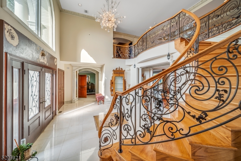 BEL-AIR-WOODS. - Residential