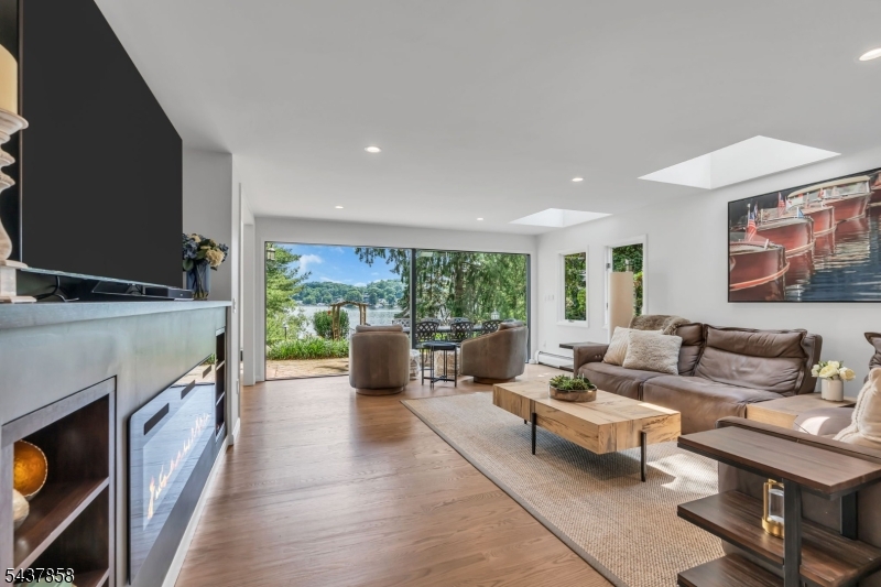 Pine Tree Point - Residential