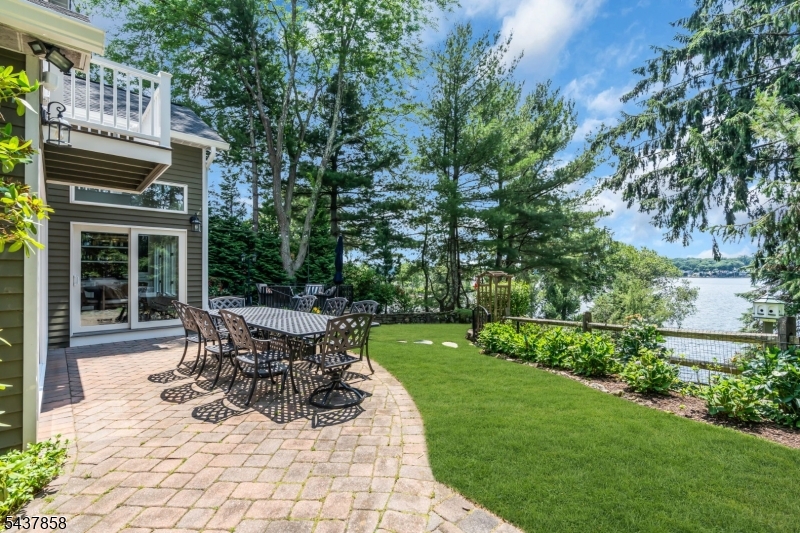 Pine Tree Point - Residential