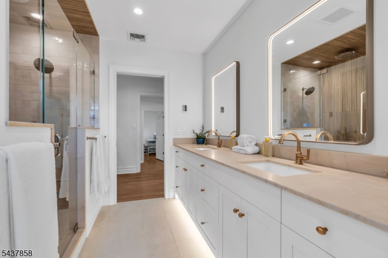 Pine Tree Point - Residential