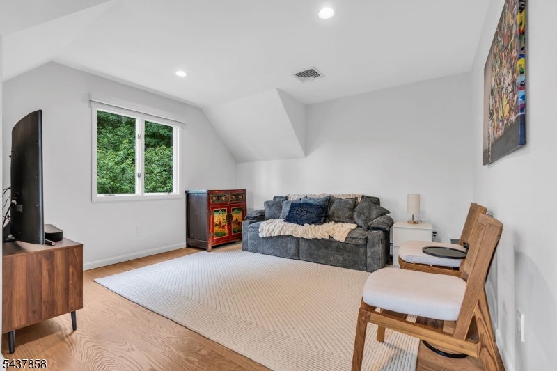Pine Tree Point - Residential