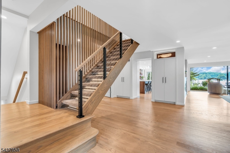 Pine Tree Point - Residential