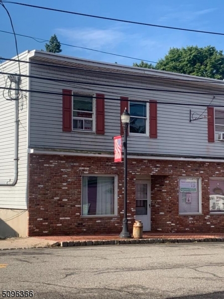 This 2 bedroom Apt features a nice size LR, kitchen, 2 bedrooms and a full bath. This is a second floor apartment,  parking in back in public lot, new carpeting, W/D in unit.  Pets allowed with landlord approval and additional monthly fee. Tenant responsible for first $100 in repairs. Tenant must do NTN report,  Available immed. Water and sewer charged $10/mo/per person added to rent.