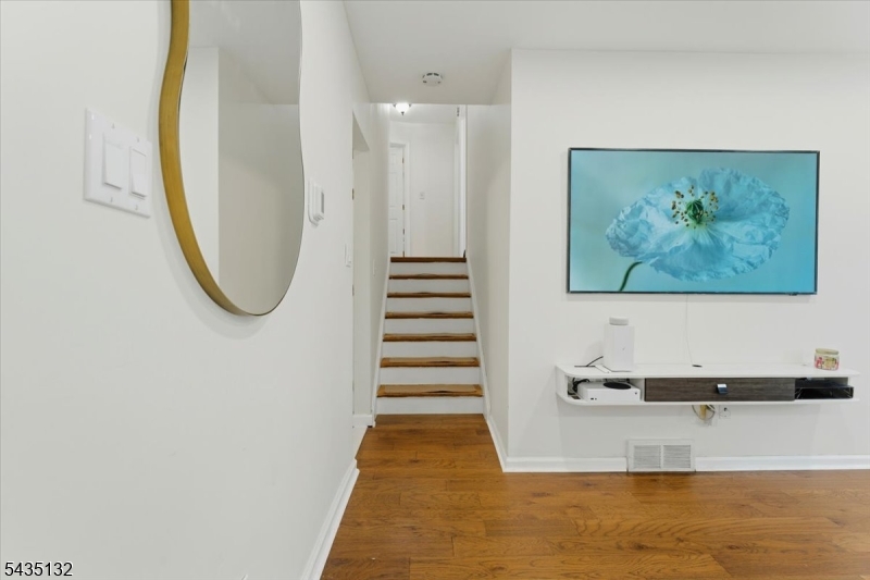 GREEN HILLS - Residential
