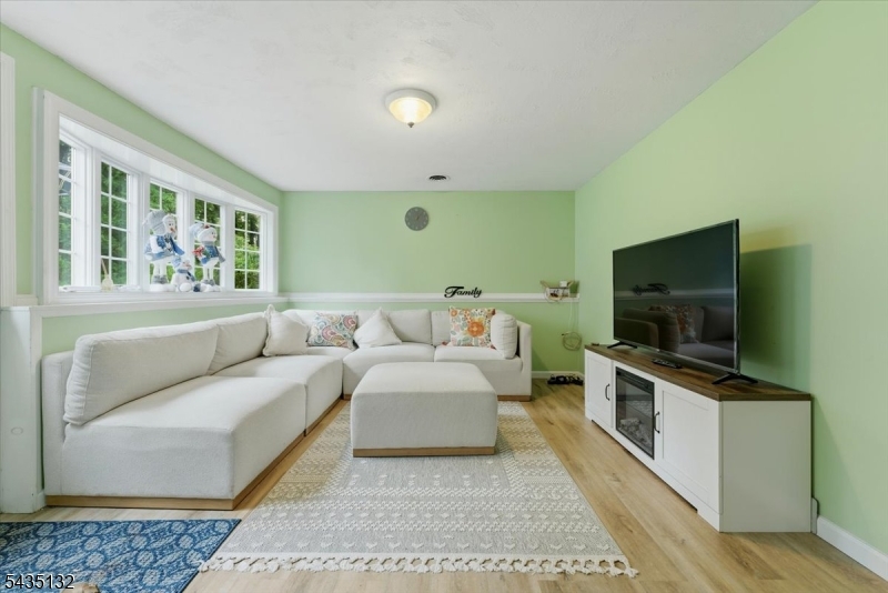 GREEN HILLS - Residential