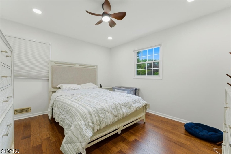 GREEN HILLS - Residential
