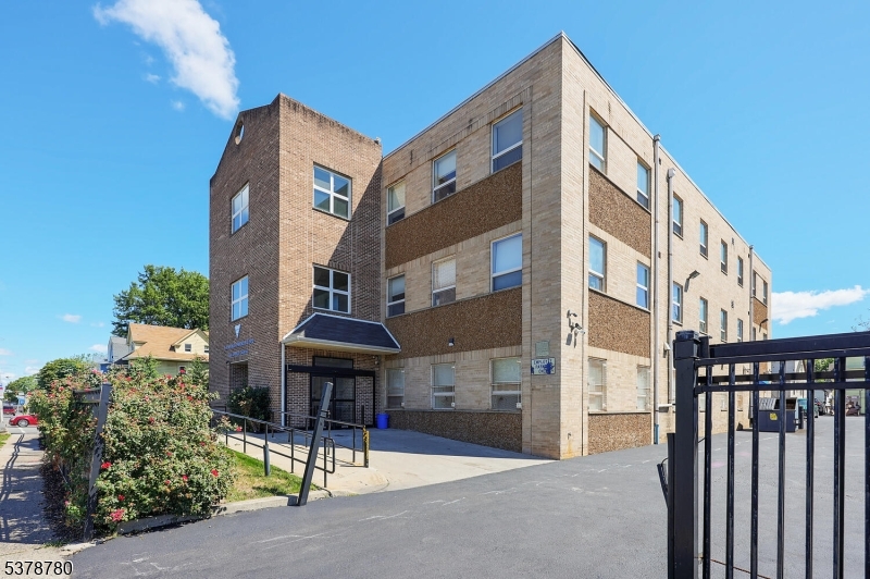 Medical/Professional Office - Commercial Sale