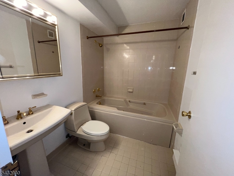 World Plaza - Residential Lease