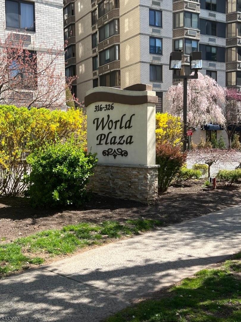 World Plaza - Residential Lease