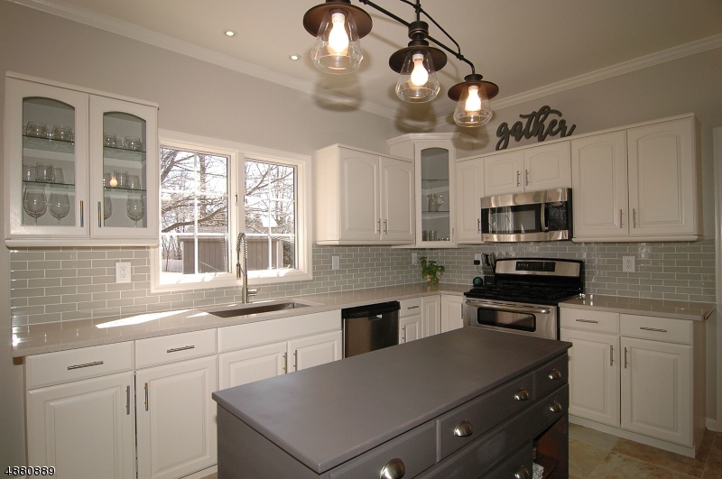 POETS PEAK - Residential