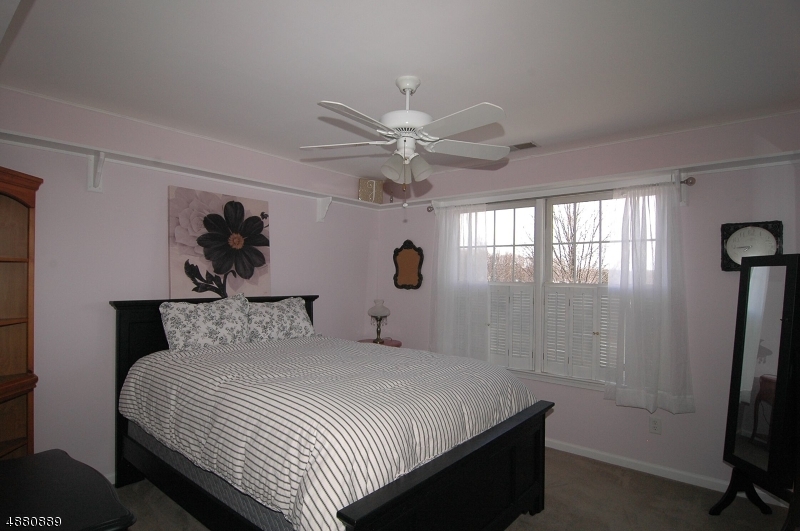 POETS PEAK - Residential