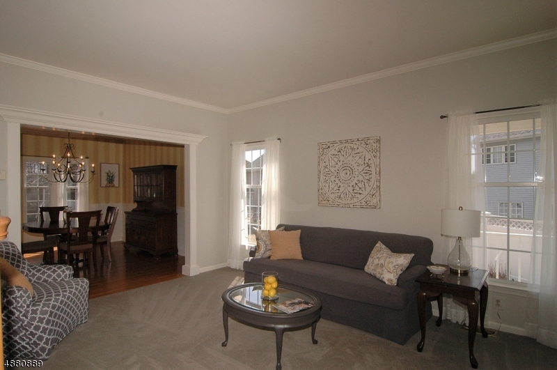 POETS PEAK - Residential