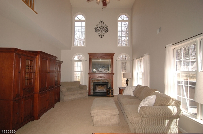POETS PEAK - Residential