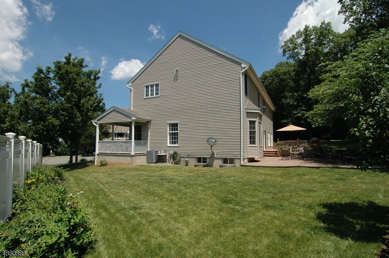 POETS PEAK - Residential