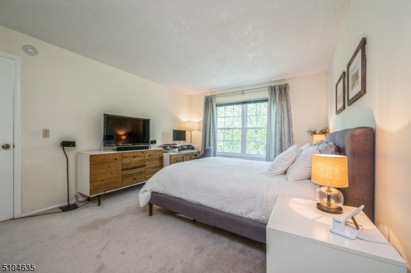 Woodland Hills - Residential