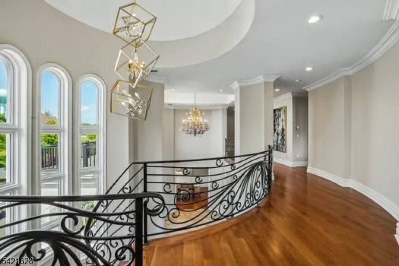BEL AIR WOODS - Residential