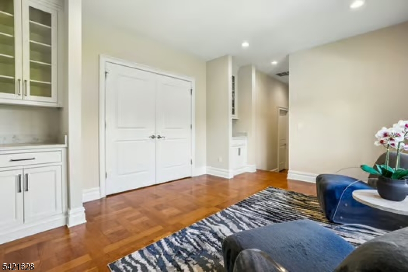 BEL AIR WOODS - Residential