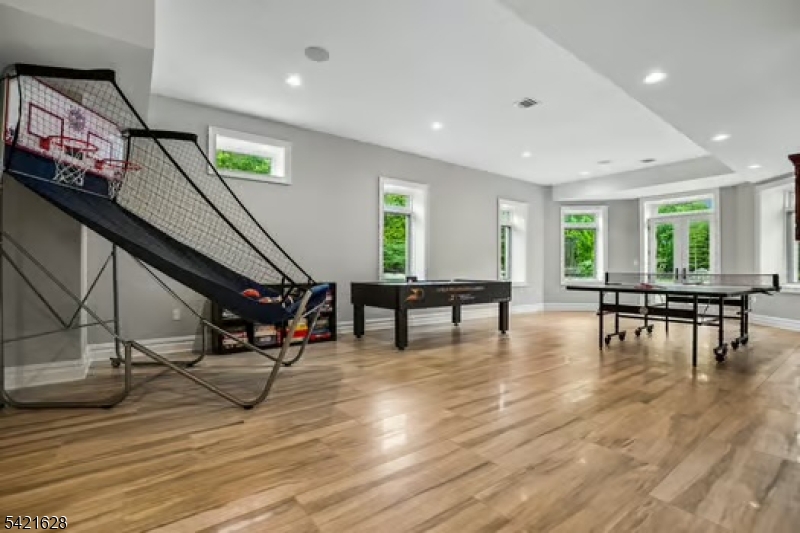 BEL AIR WOODS - Residential