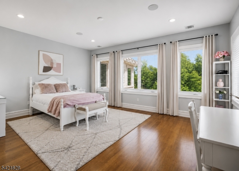 BEL AIR WOODS - Residential