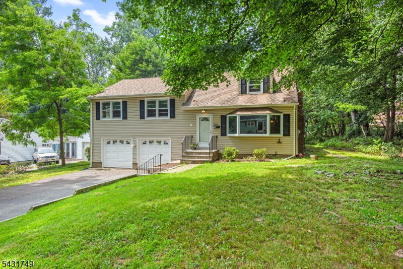 Mountain Way, Hills - Residential