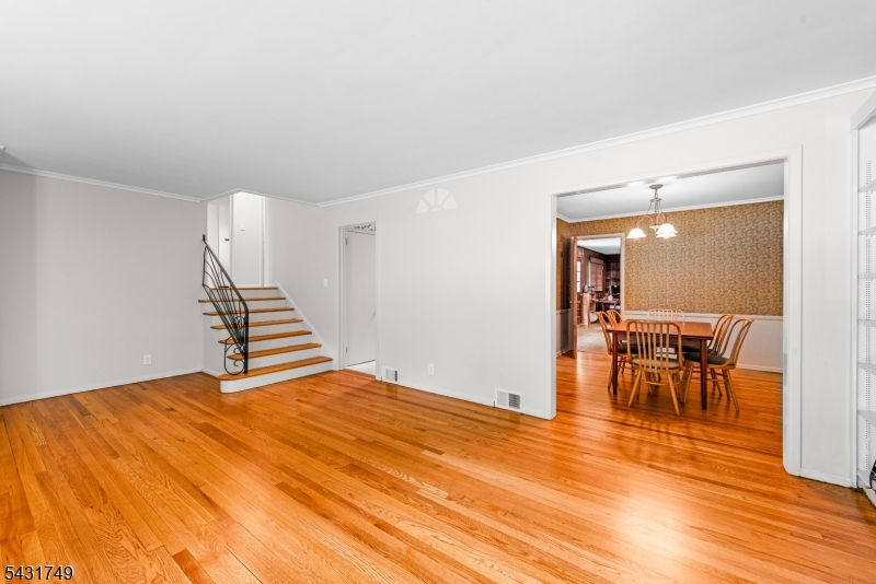 Mountain Way, Hills - Residential