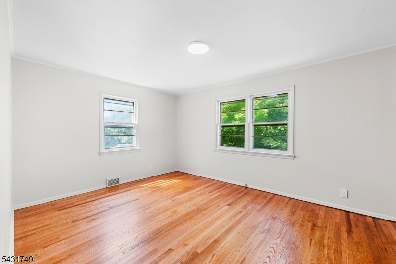 Mountain Way, Hills - Residential